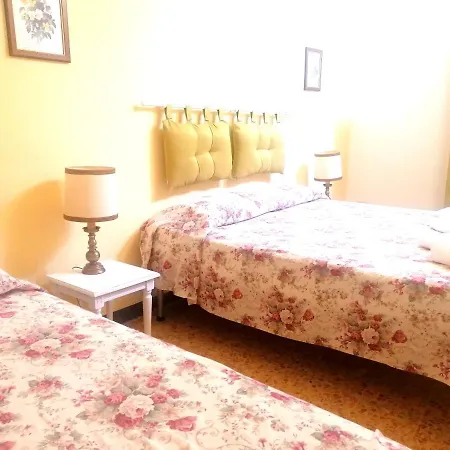 Casa Di Osio לינה וארוחת בוקר סיינה